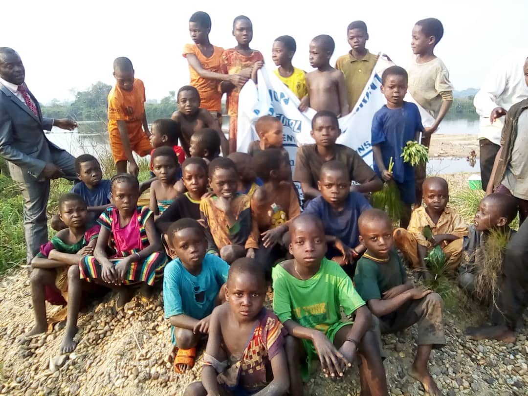 FOKAL-ONG oeuvre pour le retour à l'école des enfants dans les mines d'or et de diamant à Kabanda  Musefu dans la province du Kasaï central