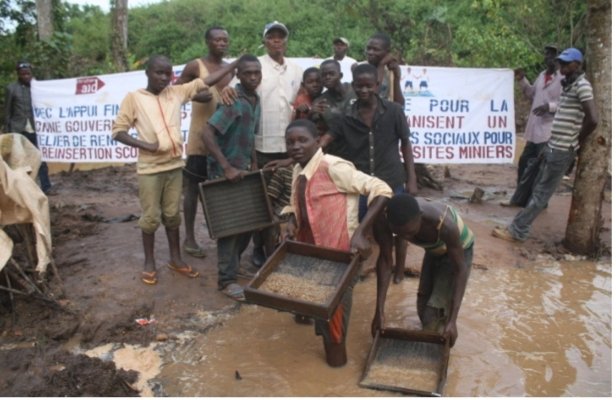 FOKAL-ONG oeuvre pour le retour à l'école des enfants dans les mines d'or et de diamant à Kabanda  Musefu dans la province du Kasaï central