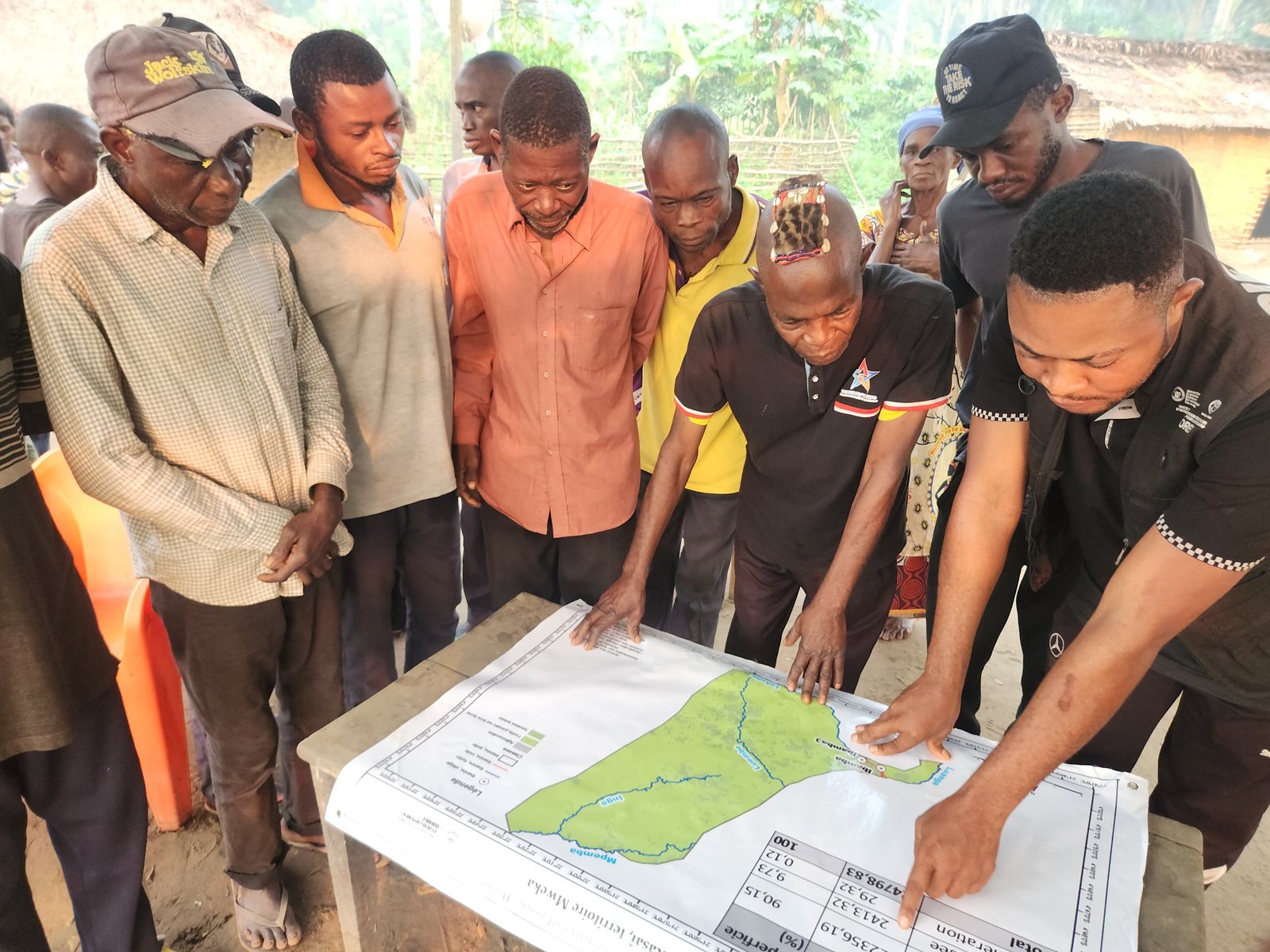 Élaboration du PSAT dans le cadre du projet PIFORES à Mweka : le village Ibamba a validé ses limites et organisé la gestion de son terroir autour d’une carte d’occupation du sol