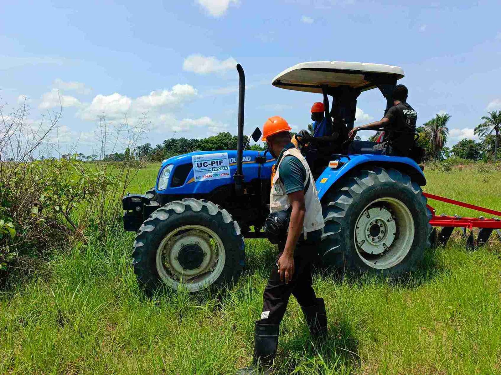 PIFORES à Mweka : lancement des travaux de labour à Pembeangu Village ‎